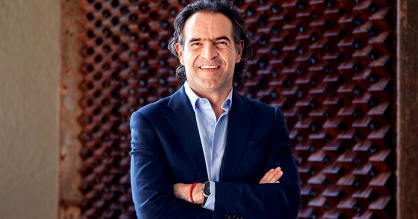 Críticas a la administración de Federico Gutiérrez por arrendar 19 camionetas eléctricas de lujo por 21 mil millones de pesos