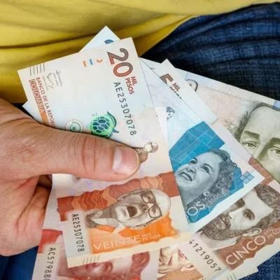 Peso colombiano se deprecia en agosto y amenaza con más problemas en septiembre