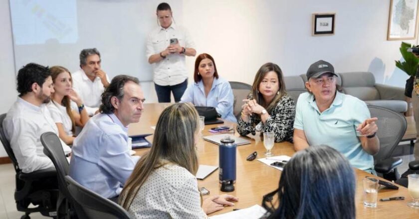 Gustavo Bolívar y Federico Gutiérrez se unen en Medellín por el bienestar de los más vulnerables