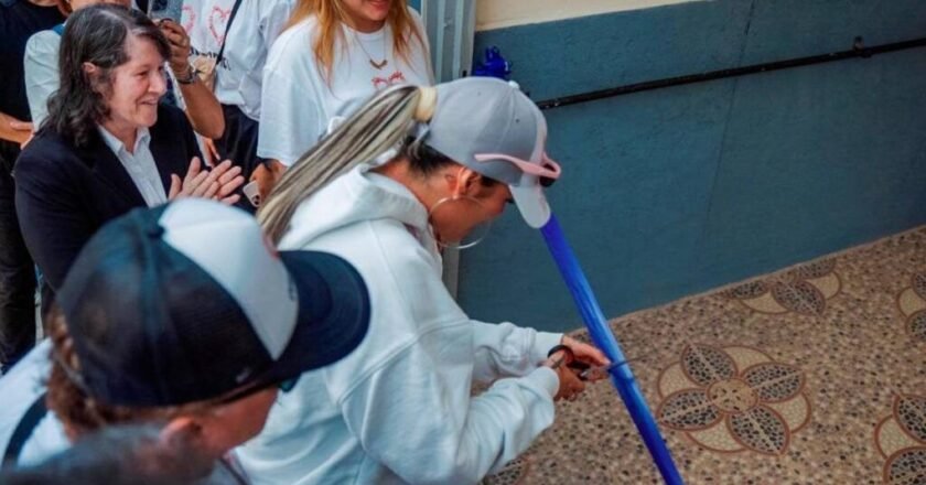 Karol G transforma su colegio en Medellín: así quedó la institución donde estudió ‘La Bichota’