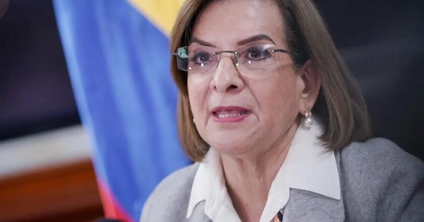 Procuradora desmiente adquisición de Pegasus en gobierno Duque; Petro la acusa de falta de transparencia