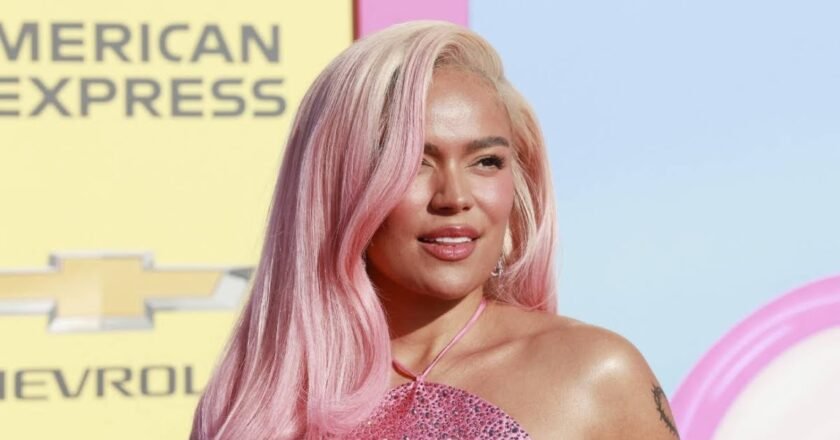 Karol G responde a la controversia por la letra de +57: “Me disculpo de corazón y me siento muy afectada”