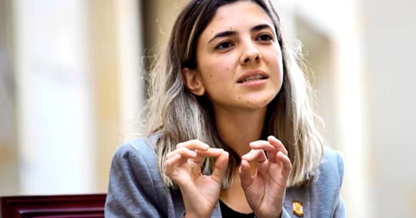 Susana Boreal genera controversia al declarar que llevar a niños al colegio es “violencia y adoctrinamiento”