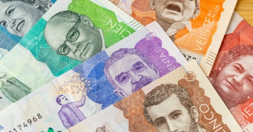 El presidente Petro decidirá aumento del salario mínimo si no hay acuerdo entre sindicatos y empresarios