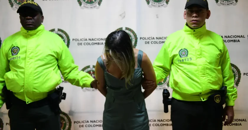 Capturan a mujer acusada de robar $436 millones de un banco en La Estrella