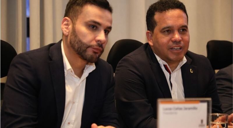 Corrupción en el hospital La María: Fiscalía imputa cargos al exconcejal Lucas Cañas
