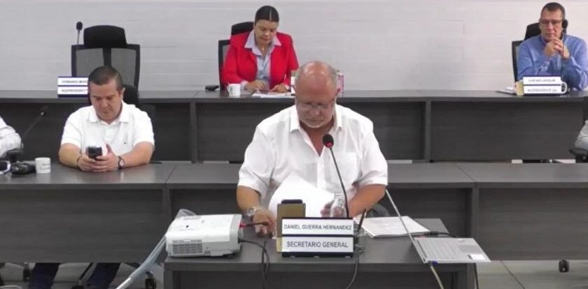 Preocupación en La Estrella: Concejo municipal analiza millonario préstamo para obras inconclusas