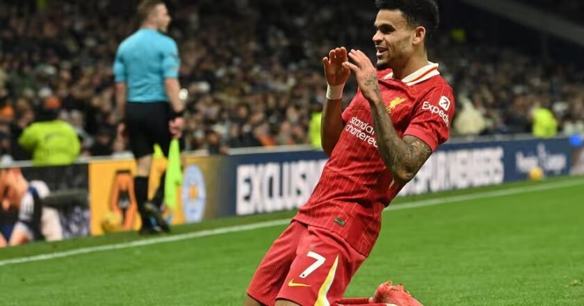 Luis Díaz hace historia: campeón de la Premier League con Liverpool y segundo colombiano en lograrlo