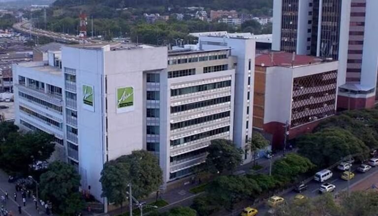 Millonario escándalo de corrupción sacude al INDER y Metroparques en Medellín