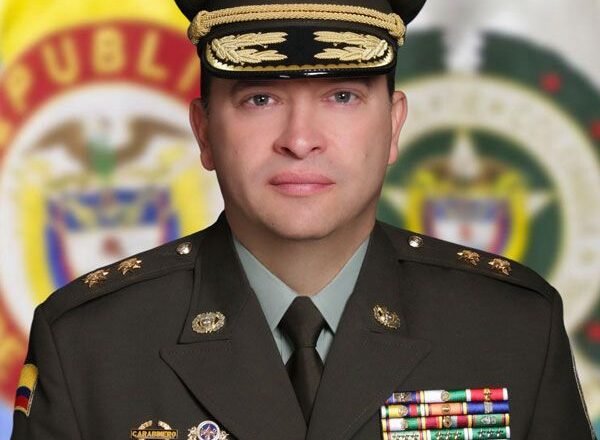 El Clan del Golfo lanza amenaza directa al director de la Policía: inteligencia revela plan de asesinato con granada