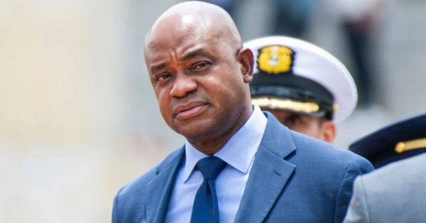Luis Gilberto Murillo se lanza a la presidencia con un mensaje claro: ni de partidos ni de caudillos, es de la gente