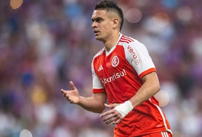 ¡Nueva baja en la Selección Colombia! Santos Borré se lesiona y es reemplazado por el goleador Luis Suárez