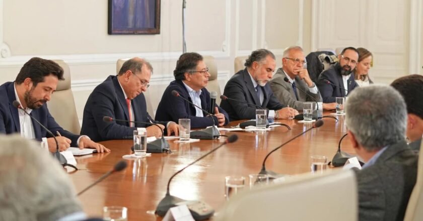 Petro impone orden: Ministros firman decreto para consulta popular sobre reforma laboral o se van