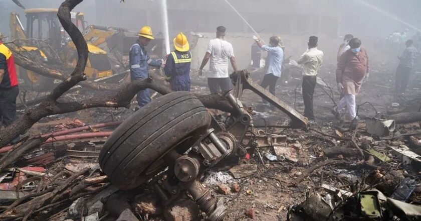Tragedia aérea en India: Más de 200 muertos tras estrellarse avión con destino a Londres