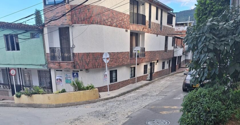 Ciudadanos de La Estrella denuncian el abandono vial y exigen respuestas