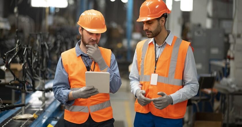¿Ya sabes cómo cambia tu jornada laboral desde hoy? Comenzó oficialmente la reducción a 44 horas semanales