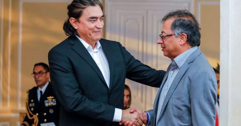 “Mercenarios digitales”: Gustavo Bolívar destapa pagos millonarios a influencers políticos y enciende una tormenta en redes