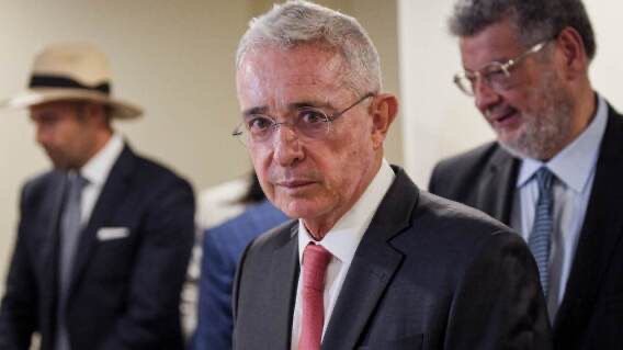Histórico golpe judicial: Álvaro Uribe condenado a 12 años de prisión domiciliaria por soborno y fraude procesal