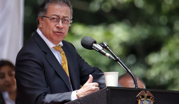 Petro responde a señalamientos por asesinato de Miguel Uribe Turbay y anuncia denuncias ante la Corte Suprema