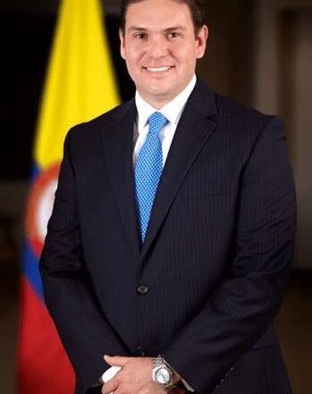 Empresarios colombianos ven con buenos ojos la llegada de Juan Carlos Pinzón a la carrera presidencial