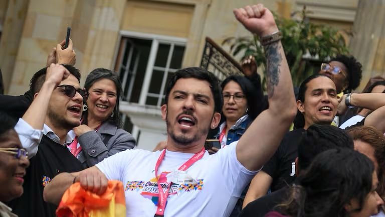 Juan Carlos Florián rompe esquemas: pide ser llamado ‘ministra’ y revela su historia de vida con orgullo