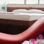 Tragedia en motel de La Estrella: mujer hallada muerta tras noche de excesos y misteriosas lesiones