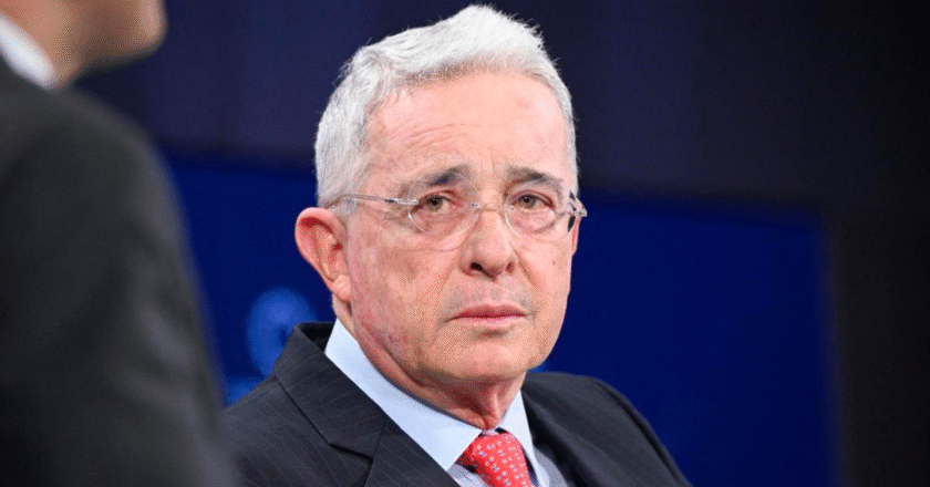Álvaro Uribe confirma su regreso al Senado: ocupará el puesto 25 en la lista del Centro Democrático para 2026