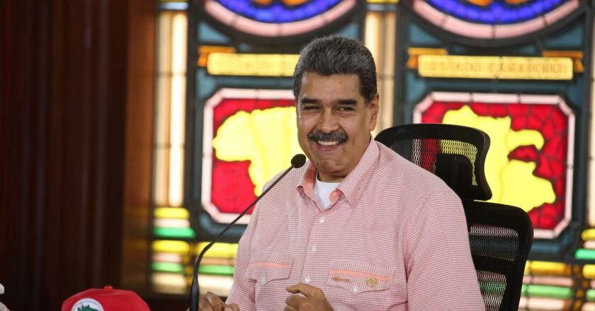 Maduro baja el tono y pide diálogo a Trump en medio de la tensión militar en el Caribe