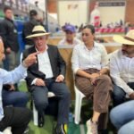 La feria equina de La Estrella reveló la cercanía entre el expresidente Álvaro Uribe y Liliana Ramírez