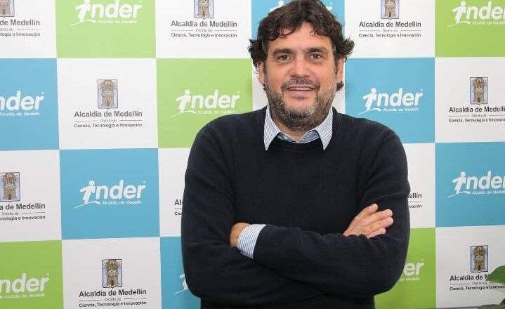Auditoría al INDER Medellín destapó viáticos sin legalizar, pagos extemporáneos y uso irregular de bienes oficiales
