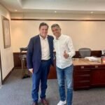 Juan Carlos Pinzón fortalece su camino presidencial con respaldo en Envigado y apoyo de Braulio Espinoza