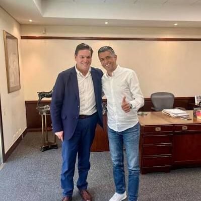 Juan Carlos Pinzón fortalece su camino presidencial con respaldo en Envigado y apoyo de Braulio Espinoza