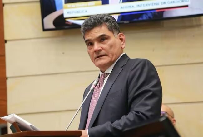 Procurador advierte: funcionarios públicos no pueden intervenir en política