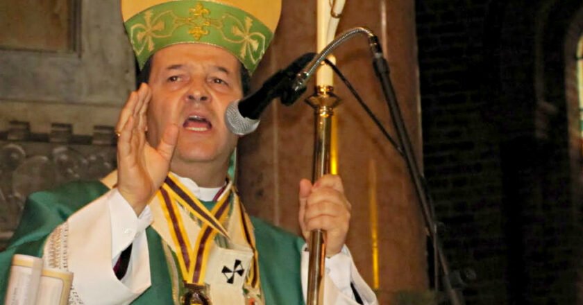 ¿Qué hay detrás de la denuncia contra Ricardo Tobón, arzobispo de Medellín, por retener $1.000 millones y encubrir abusos?