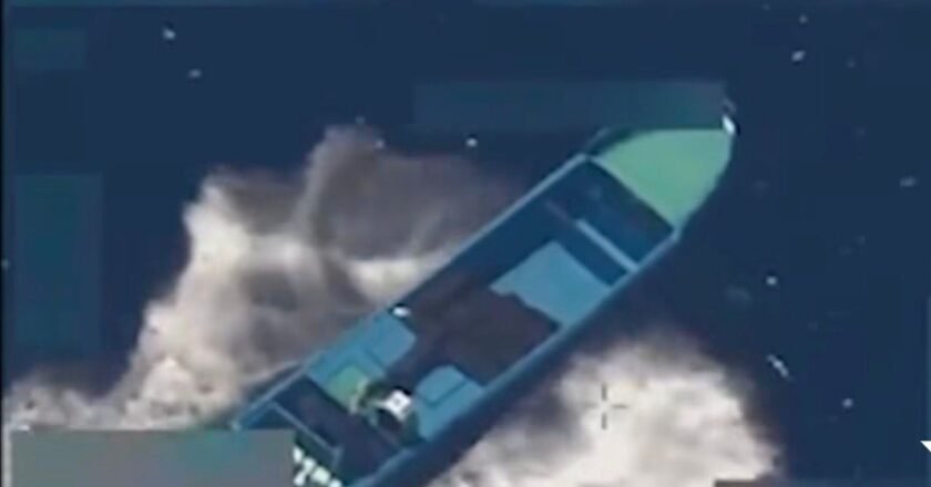 EE. UU. lanza su primer ataque militar en el Pacífico contra barco sospechoso de narcotráfico: dos muertos y creciente tensión internacional