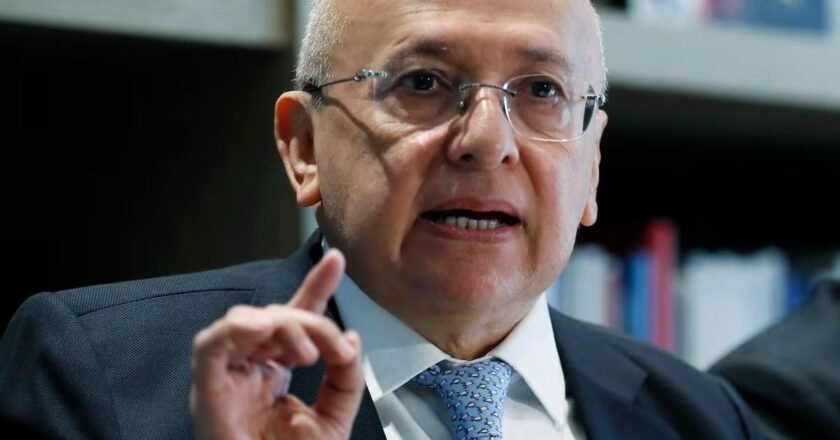 Montealegre deja el Ministerio de Justicia y sacude el gobierno Petro en medio de choques internos