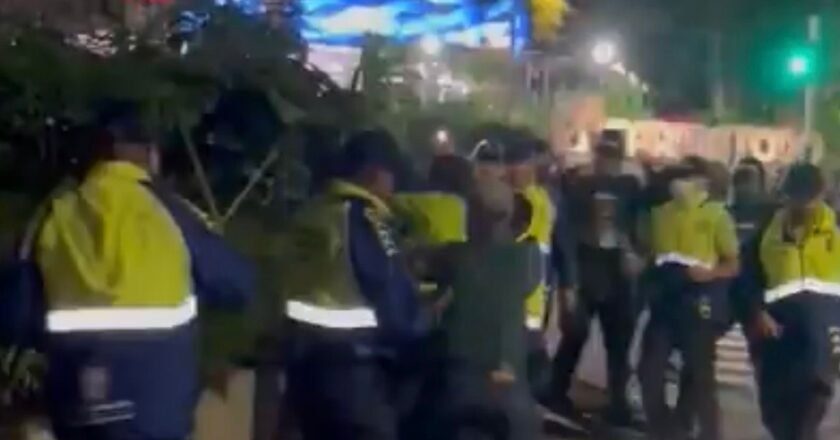 Marcha pro-Palestina se torna en desmanes, vandalizan McDonald’s y concejal aparece con un bate