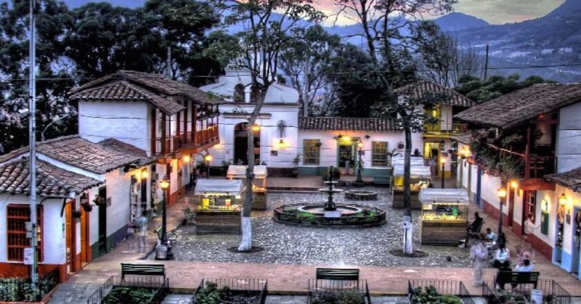 Medellín celebra su grandeza: la ciudad de la eterna primavera cumple un año más de historia, transformación y orgullo paisa