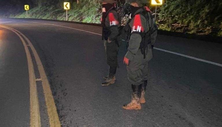 ELN reactiva el miedo con paro armado: cierres, explosivos y una víctima mortal sacuden varias regiones del país