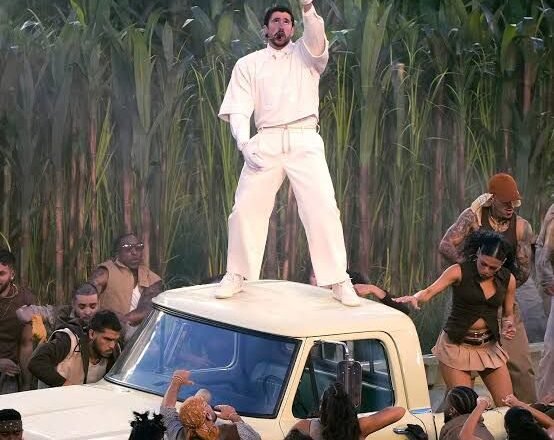 Bad Bunny sacude el Super Bowl 2026 y consagra el poder latino ante el mundo