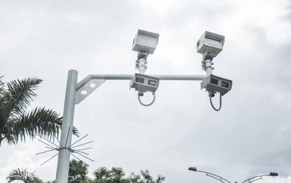 Alerta en La Estrella: denuncian posible llegada de fotomultas y crece la polémica