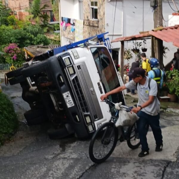 Nuevo accidente en La Bermejala revive temor por aislamiento de Pueblo Viejo