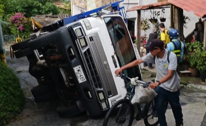 Nuevo accidente en La Bermejala revive temor por aislamiento de Pueblo Viejo