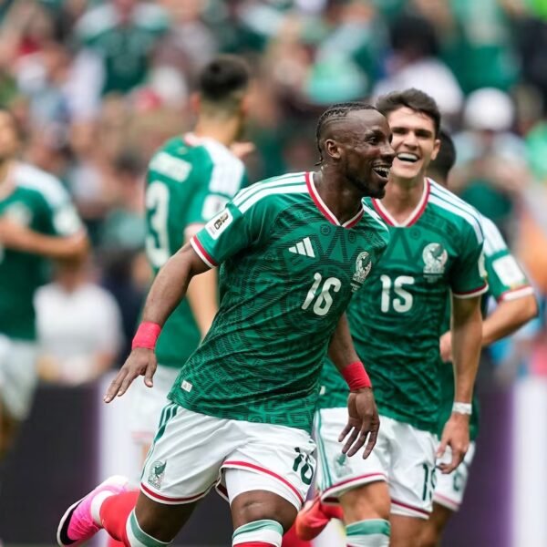 ¿Orgullo cafetero en tierras aztecas? Julián Quiñones hace historia al anotar el primer gol del Mundial 2026