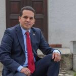 Primera ficha cae tras la victoria de Abelardo: renuncia Carlos Andrés Trujillo